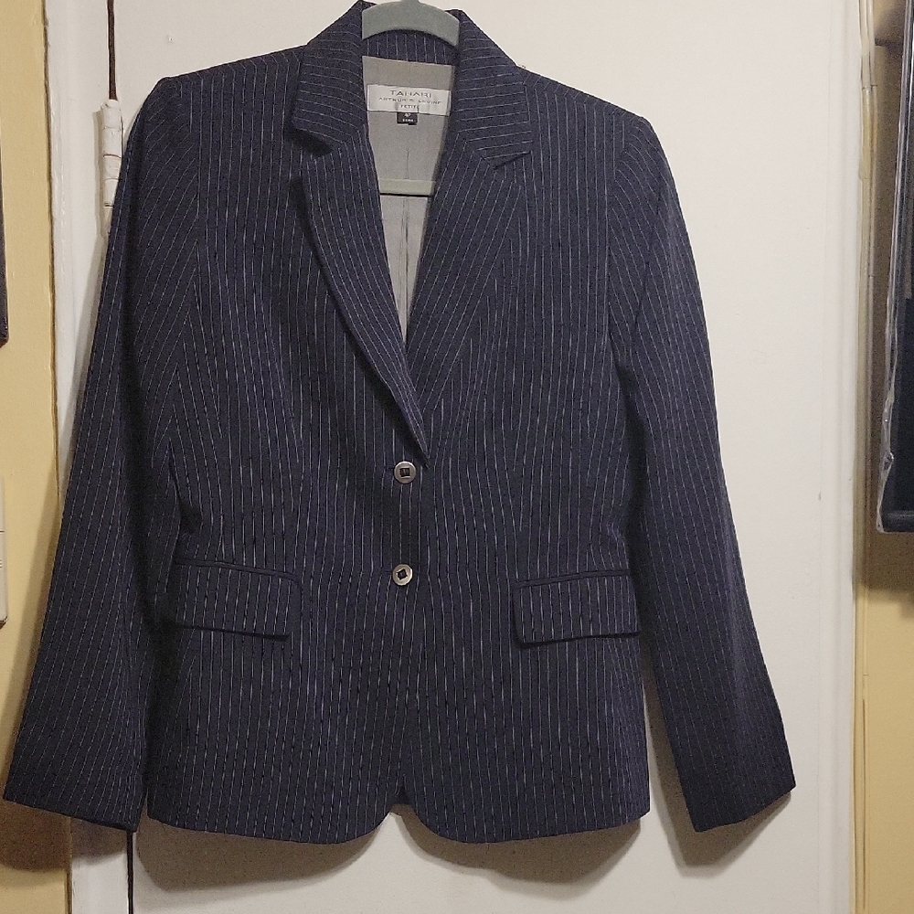 4P Tahari Arthur S. Levine Black Longsleeve Pinstripe Blazer Soze 4P